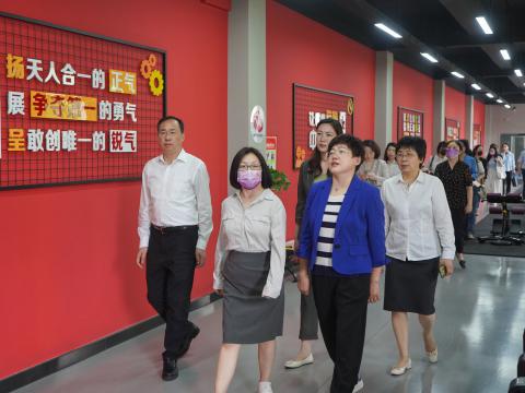 全國總工會(huì)女職工部蒞臨威騰電氣調(diào)研女職工工作