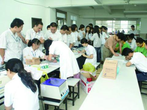 殷殷鮮血獻真情